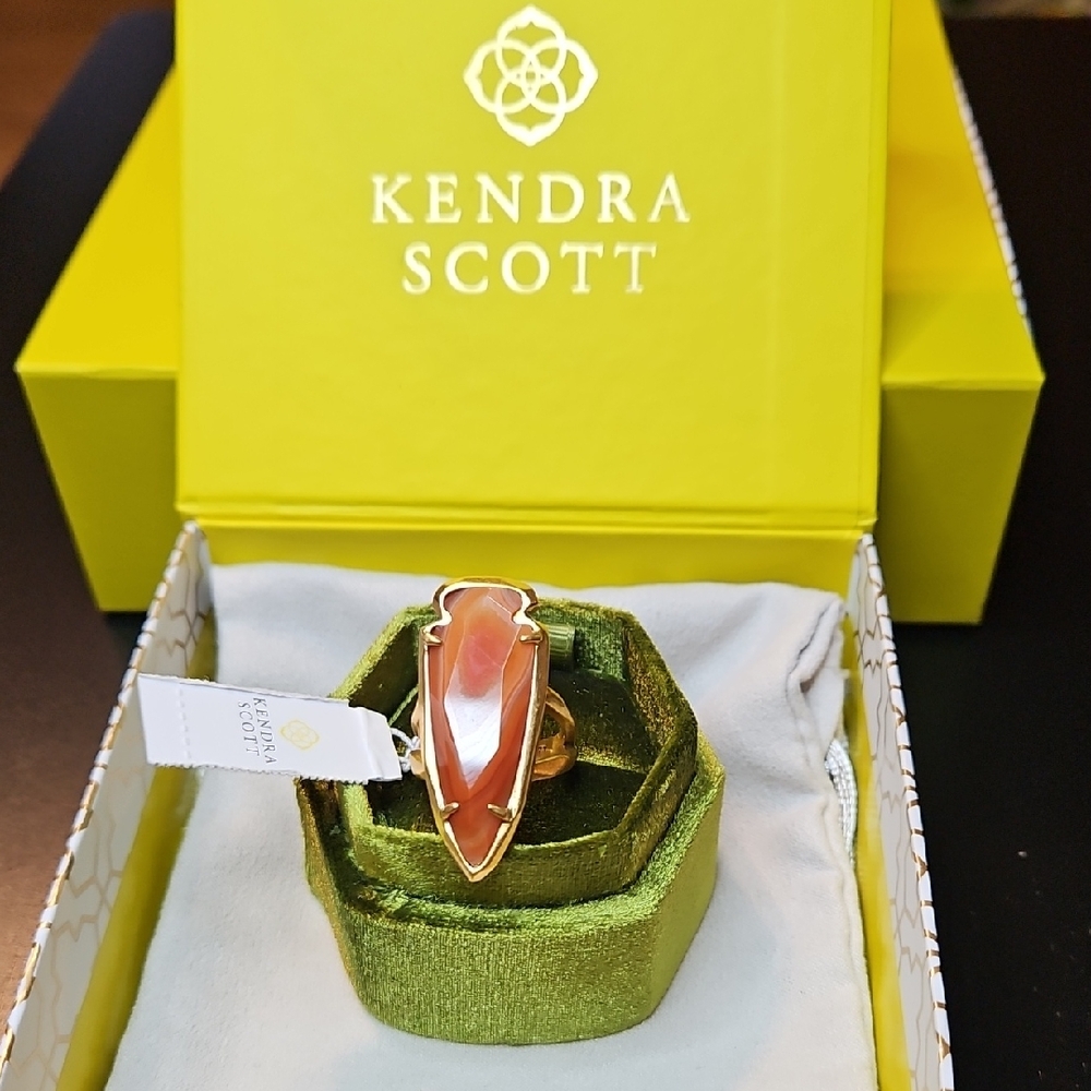 New Kendra Scott Skylar Vintage Gold Ring in Banded Orange Agate